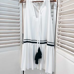 White dress with black details, by Zoya - Code: 125.375.200