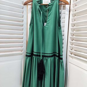 Green dress with black details, by Zoya - Code: 125.375.200
